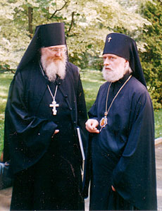 Иеромонах Киприан (Ященко) (слева) и Ректор Московской Духовной Академии архиепископ Верейский Евгений