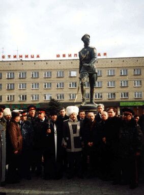 На открытии памятника генералу С.Л. Маркову