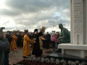 Освящение памятника В.М.Клыкову в Курске (19.10.2007)