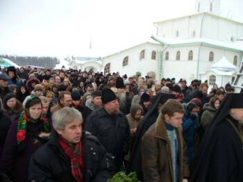 На погребении архимандрита Дамаскина в Крыпецком монастыре 2.12.2007 г.
