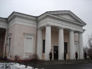 Покровский собор пока совмещен с картинной галереей