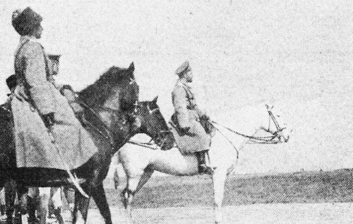 Николай II на Юго-Западном фронте. Первый слева - Ф.А. Келлер