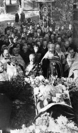 Отпевание протоиерея Евгения Сенько в Казанской церкви в Вырице 3 октября 1981 года