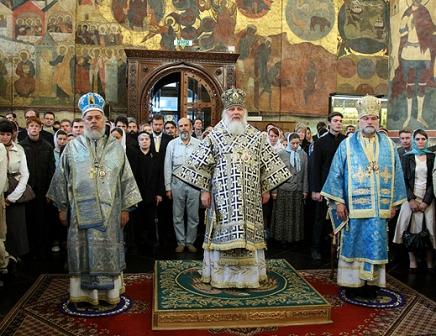 Богослужение в Патриаршем Успенском соборе Московского Кремля в честь Успения Пресвятой Богородицы