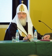 Встреча Святейшего Патриарха Кирилла с молодежью в конференц-зале ЦВЗ *Манеж* (фото с сайта Патриархия.ru)