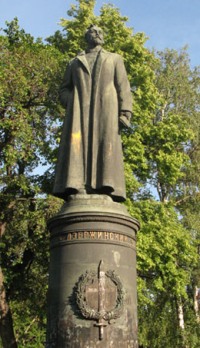 Памятник Ф.Дзержинскому на Лубянке