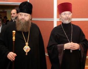Епископ Меркурий и священник Геогрий Кочетков (фото с сайта СФИ)