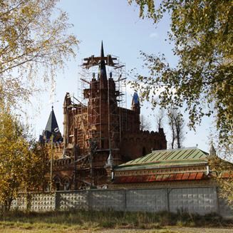 Храм, переделанный в замок, фото *Комсомольская правда*