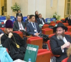 Епископ Иринарх и другие участники конференции