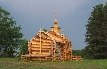 Строящаяся церковь Петра и Павла (фото июнь 2011 г.)