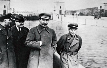 Ежов Н.И., Сталин И.В., Молотов В.М. и Ворошилов К.Е. на Яхромских шлюзах Канала <a href=