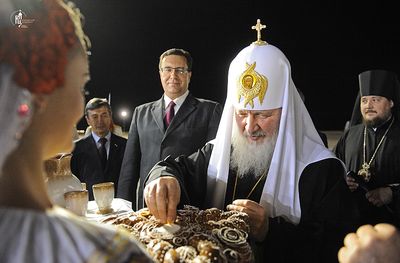 Патриарх Кирилл в аэропорту Кишинева
