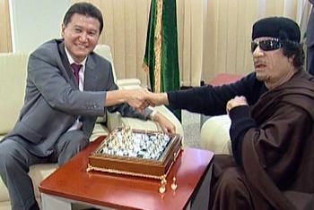 Кирсан Илюмжинов с Каддафи
