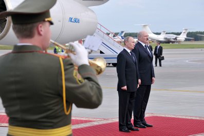 В.Путин и А.Лукашенко. 31 мая 2012 г.