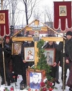 У могилы В.А.Михайлова