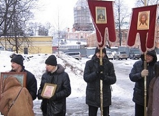Участники крестного хода