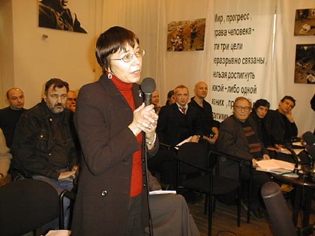 На пресс-конференции 21 января 2003 года та самая Анна Альчук.jpg