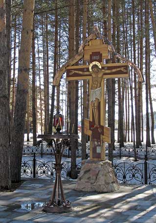 Поклонный крест у Cвятой Шахты
