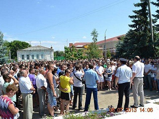 Митинг в Пугачеве