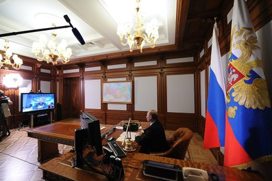 В.Путин на совещании