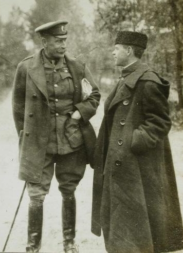 Генерал Дж. Хэнбери-Вильямс (слева)
