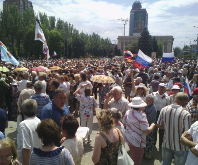 Донбасс против клоунады по легитимизации Петра Порошенко