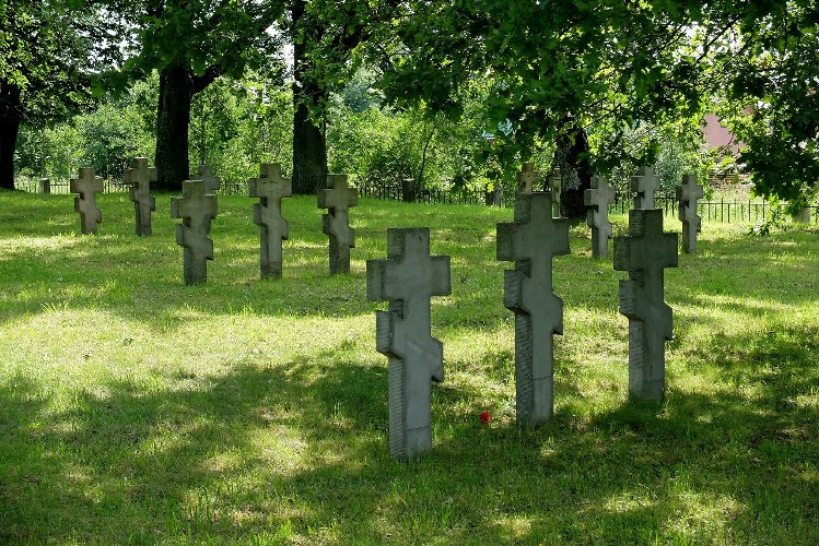 Могилы русских воинов Первой мировой войны на немецком кладбище Черняховска (Инстербурга)