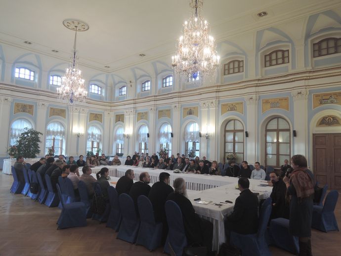 В Санкт-Петербурге проведен круглый стол по проблемам наркомании, алкоголизма и ВИЧ-инфекции 