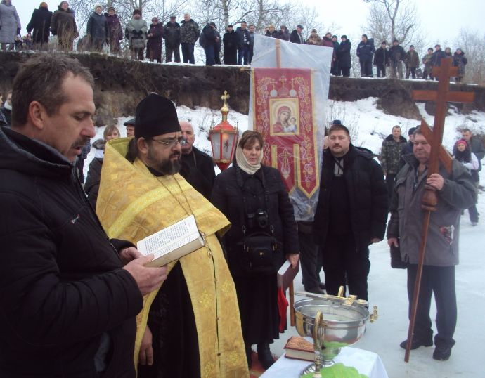 В Харьковской области прошел традиционный Крестный ход на Иордань с освящением вод