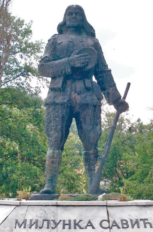 Памятник Милунке Савич в Йошаничка-Бане