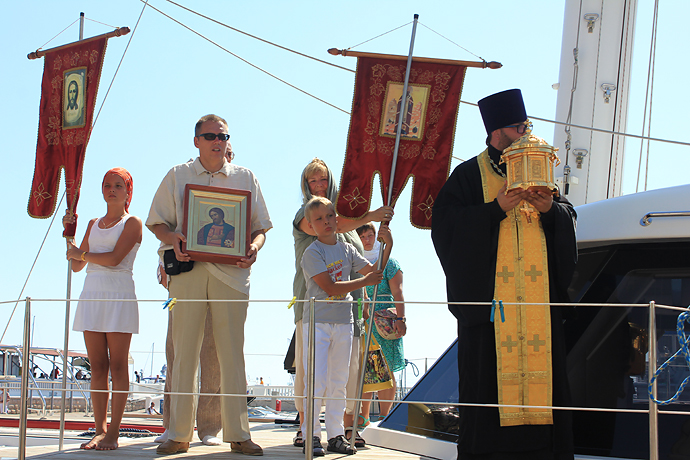 Начал свой путь Морской крестный ход в честь святых правителей Руси