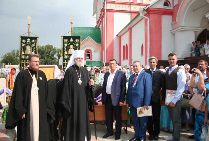 В Курчатове торжественно открыли памятник святому преподобному Серафиму Саровскому