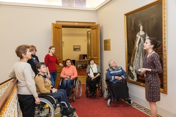 Экскурсия для инвалидов «На коляске без барьеров»