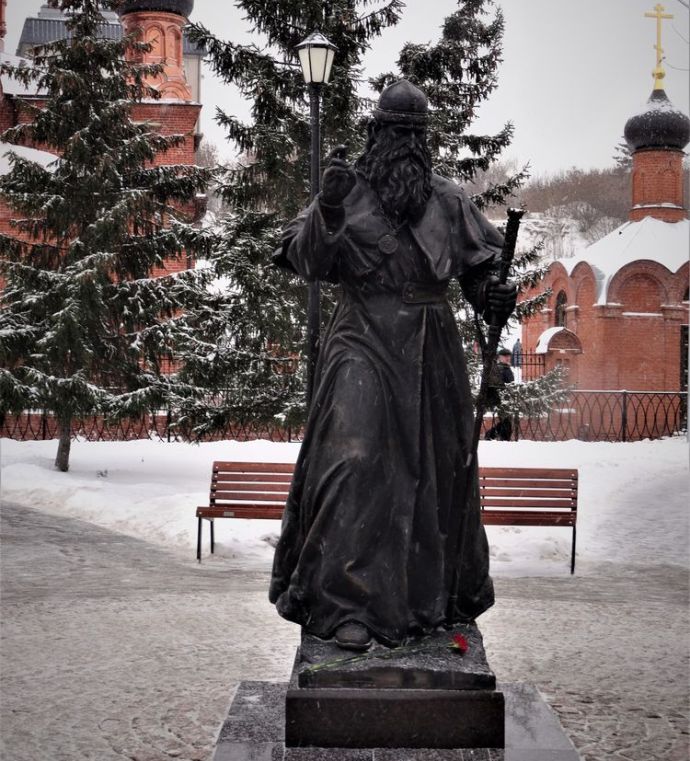 Памятник митрополиту Московскому и всея Руси Русской Православной Старообрядческой Церкви Андриану