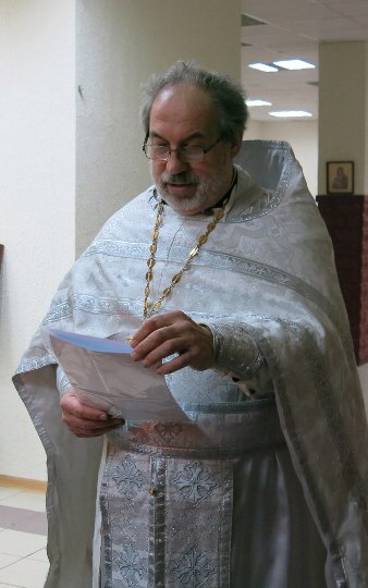 Священник Николай Толстиков