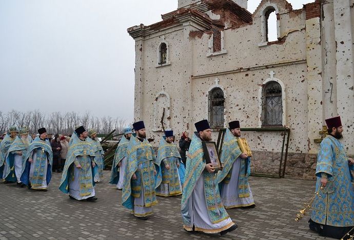 Иверский монастырь в Донецке отметил престольный праздник под многочисленные разрывы снарядов