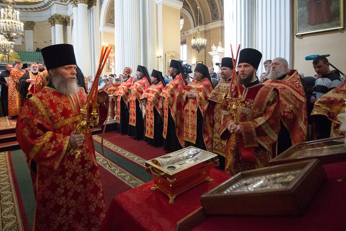 Мощи святых Елисаветы Феодоровны и Варвары прибыли в Санкт-Петербург