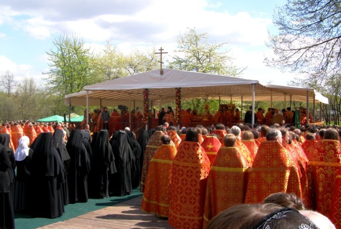 Патриарх Кирилл совершил Божественную литургию на Бутовском полигоне