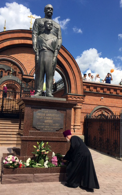 памятник святым страстотерпцам Царю Николаю II и цесаревичу Алексию