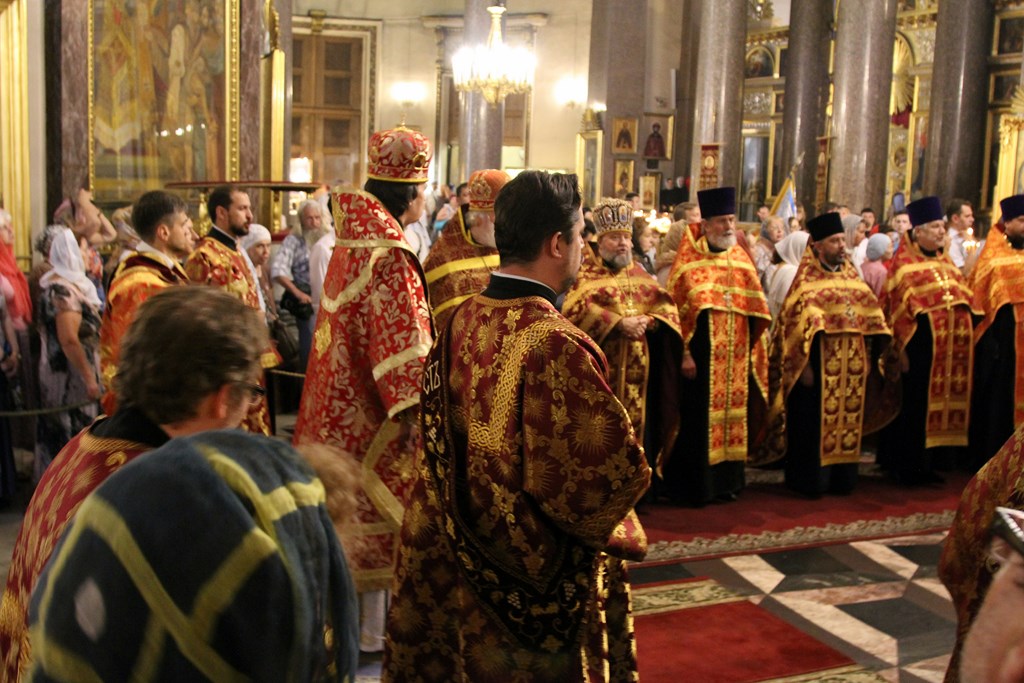 Молебед в Казанском соборе