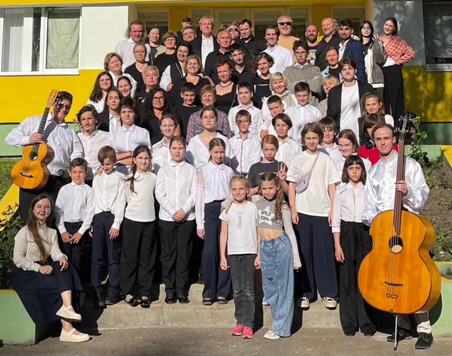 «Пора признавать русскую семиструнную гитару национальным достояние России»