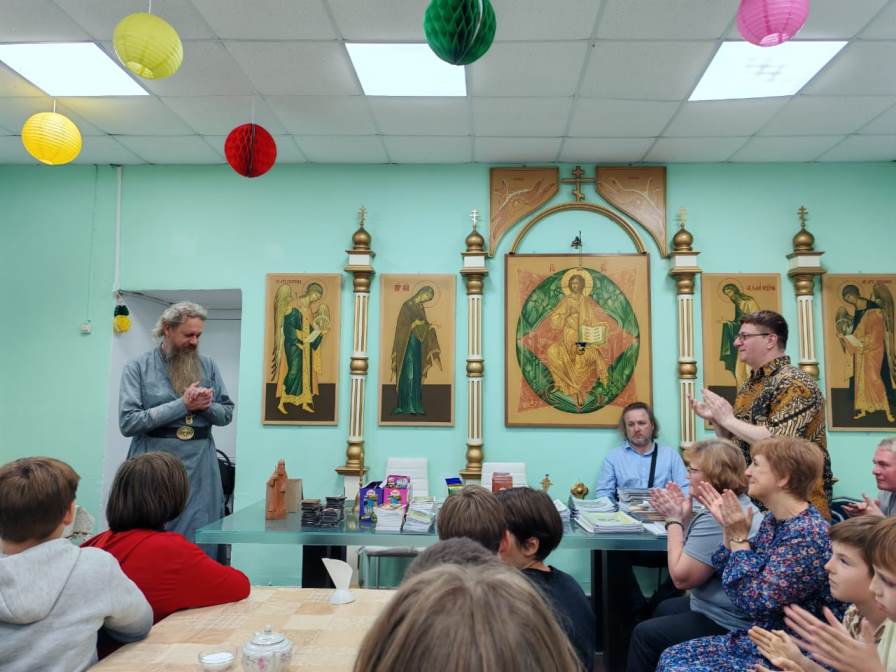 «Пора признавать русскую семиструнную гитару национальным достояние России»