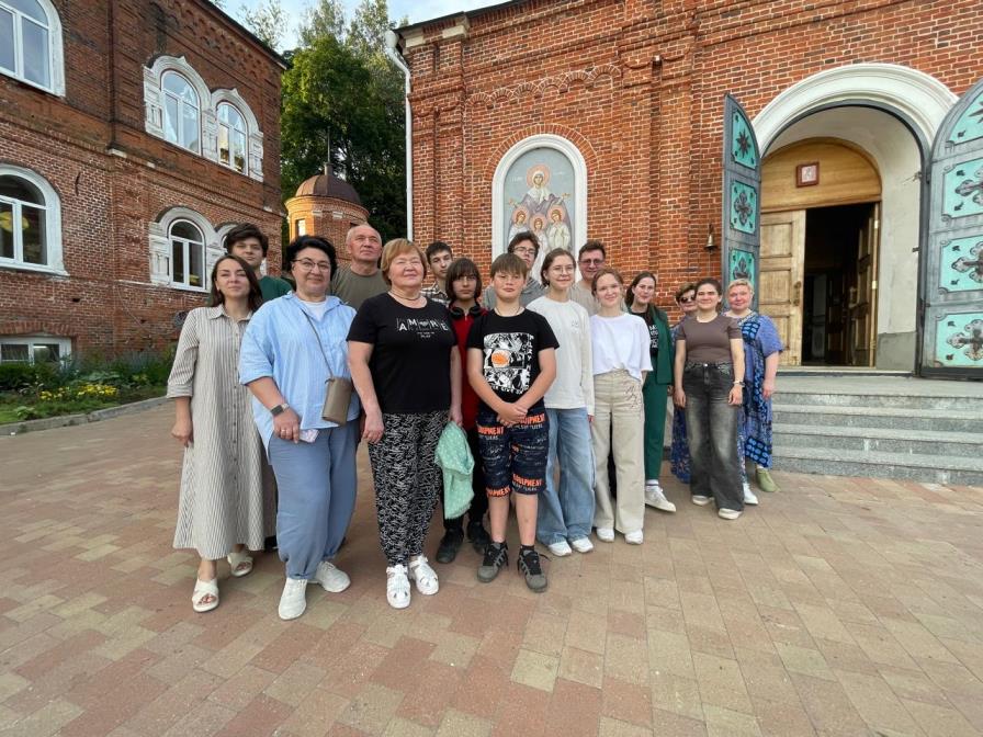 «Пора признавать русскую семиструнную гитару национальным достояние России»