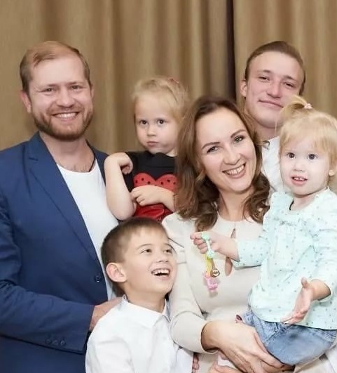 Семья львовой беловой. Мария Львова Белова семья. Белова уполномоченный по правам ребенка. Мария Львова Белова уполномоченный по правам ребенка. Мария Львова-Белова фото с семьей.