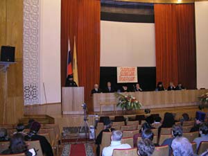 Выступает архиепископ Кирилл