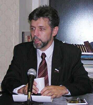 А.Н.Савельев выступает на форуме