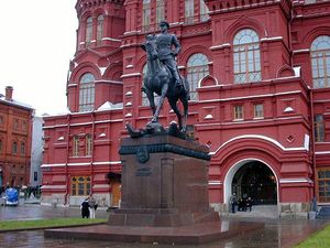 Памятник маршалу Г.К.Жукову на Манежной площади в Москве