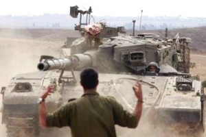 Израильский танк вторгается в сектор Газа