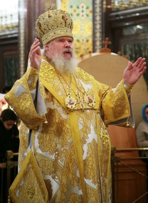 Святейший Патриарх Алексий II во время Божественой литургии 