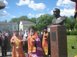 Освящение памятника Р.И.Кондратенко